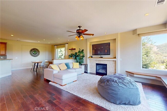 Building Photo - 5595 Tanbark Ct