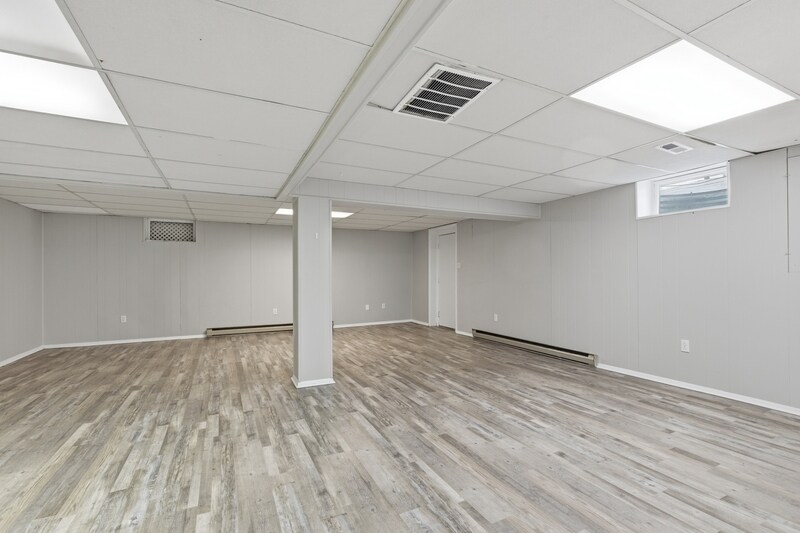 Building Photo - 752 Ticonderoga Ave