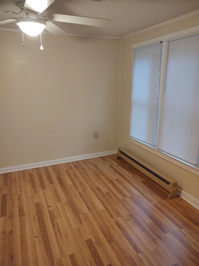 Building Photo - 2 Bedroom 1 Bath Basement Apartment in Historic Downtown Sylva $1300 a month with year-long lease.
