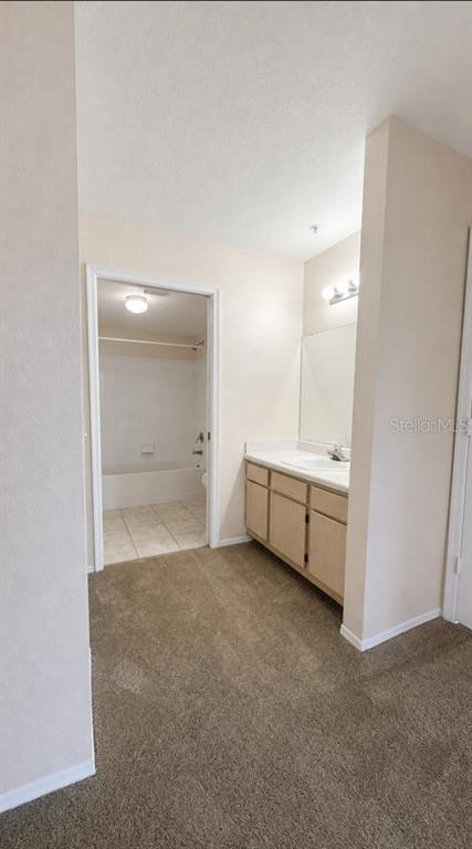 Building Photo - 13815 Fairway Island Dr