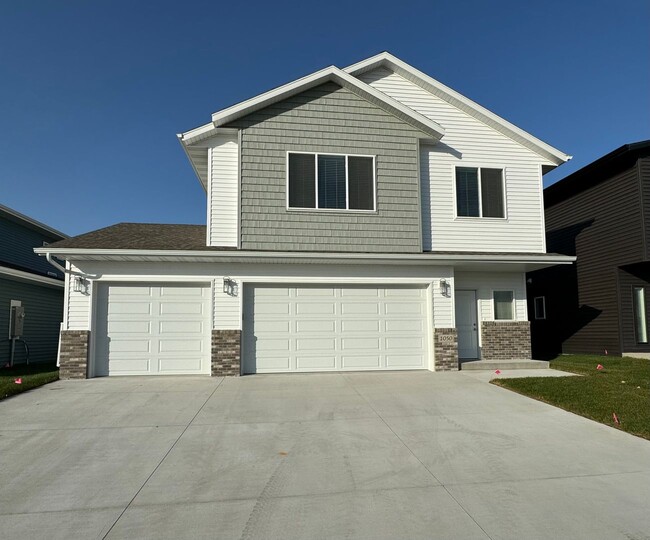 Building Photo - Newly Built in the Wilds neighborhood of W...