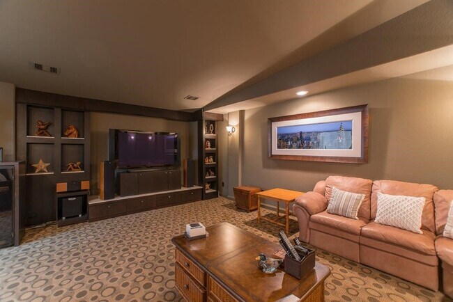 Building Photo - 6 W Monteagle Cir