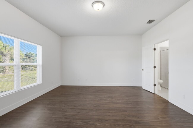 Building Photo - 3227 Halsey Ave SE