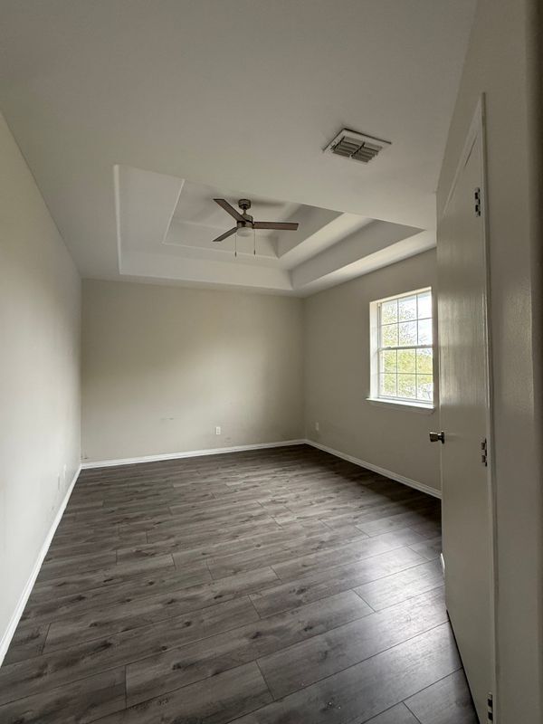 Building Photo - 421 Richmond Dr