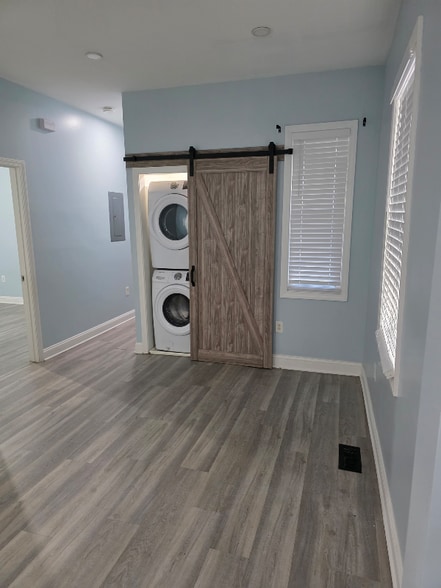 Building Photo - 102 Mt Pleasant Ave