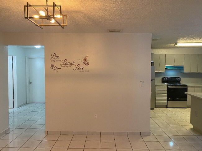 Building Photo - 4782 NW Flagler Terrace