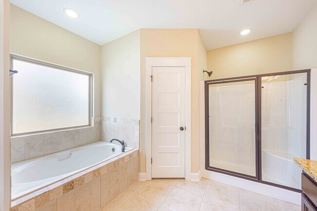 Building Photo - 27142 Gramercy Ln