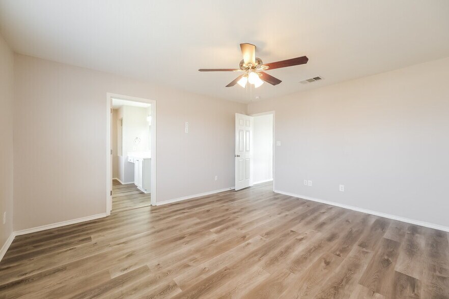 Building Photo - 603 Irvin Dr