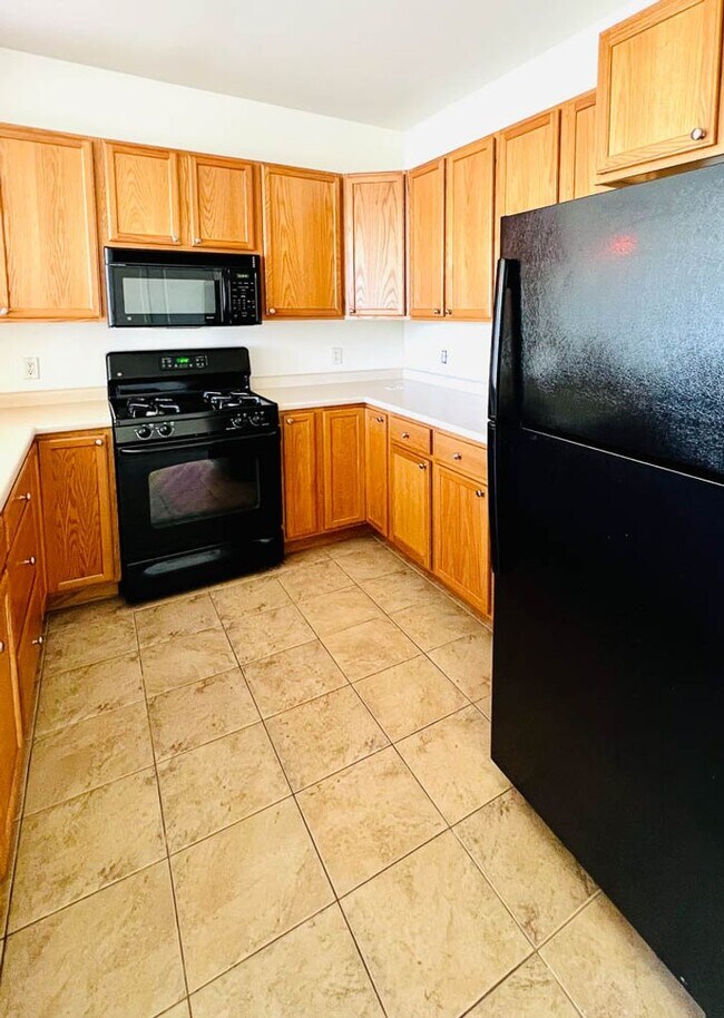 Building Photo - Eastwood Commons II Condo Association