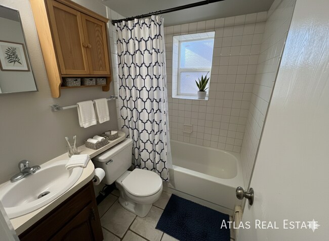 Building Photo - 730 Swope Ave