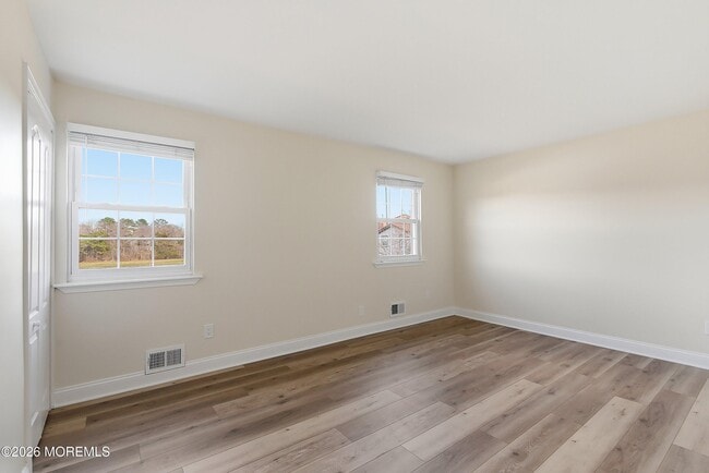 Building Photo - 40 Greenwood Loop Rd