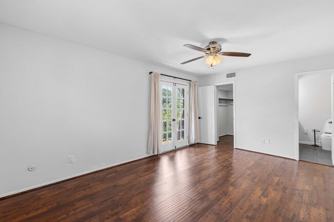 Building Photo - 5534 Beverly Hill St