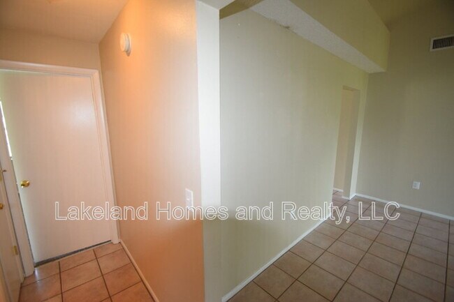 Building Photo - 1204 Honeytree Ln W