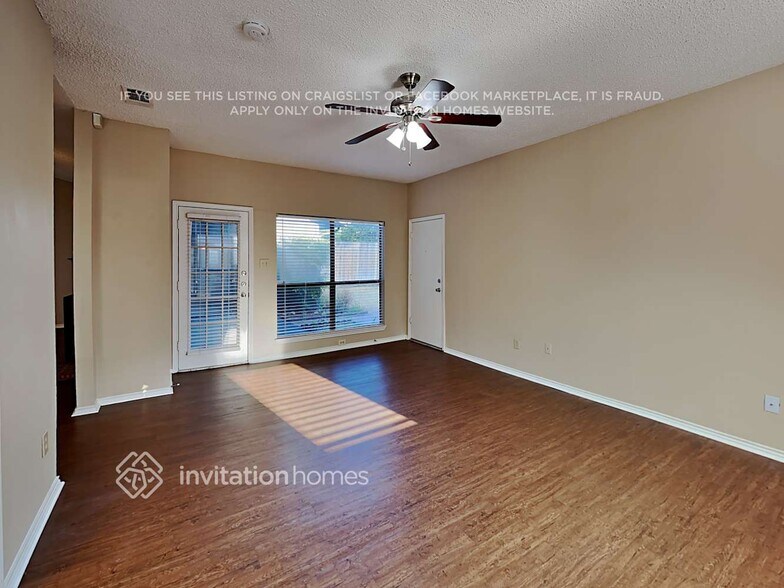 Building Photo - 2031 Crestside Dr
