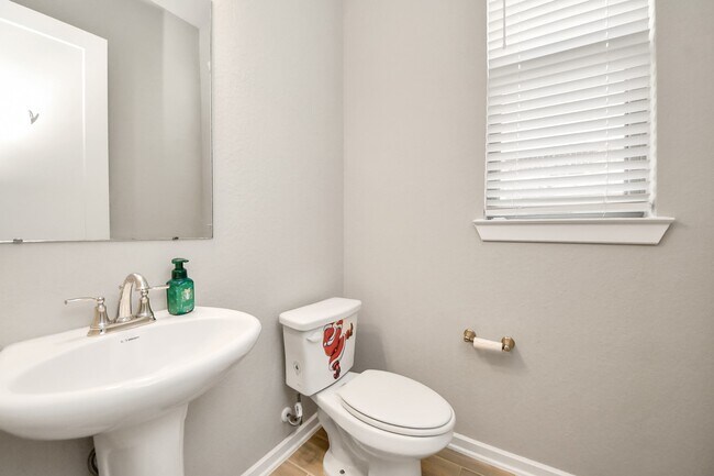 Building Photo - 24754 Levante Dr