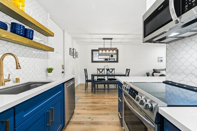 Building Photo - 6314 Friars Rd