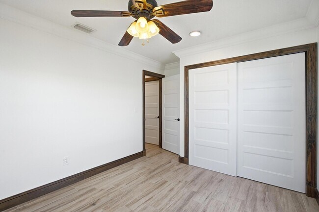 Building Photo - 1603 SW Seagull Way