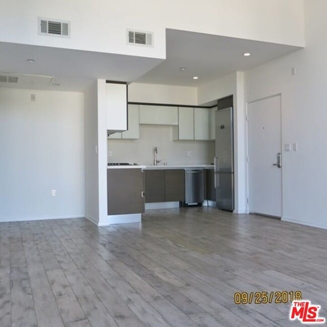 Open Floor-plan - 1611 S Beverly Glen Blvd