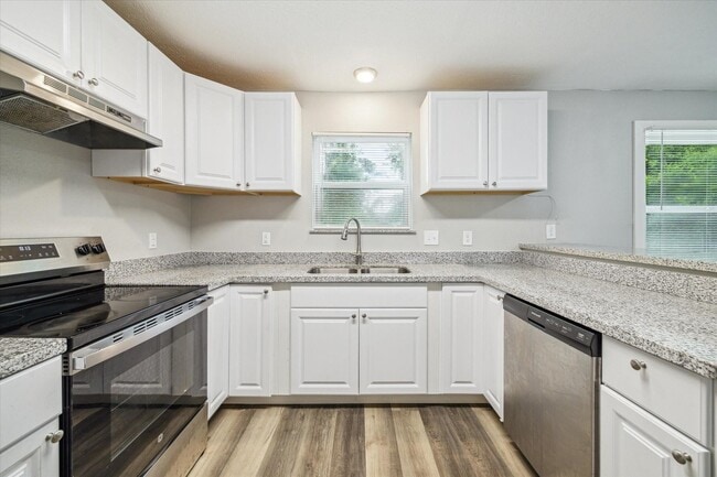 Building Photo - 7426 Saunders Rd