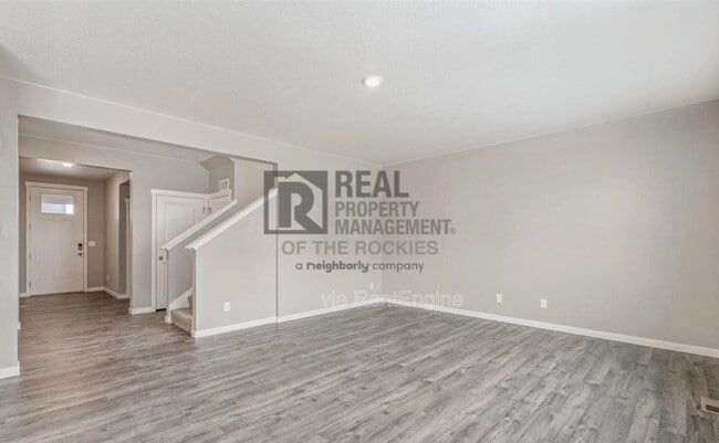 Building Photo - 325 64th Ave