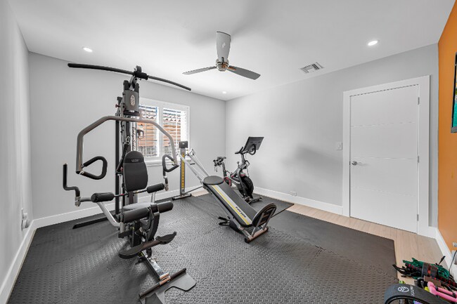 Building Photo - 1941 SW 18th Ave