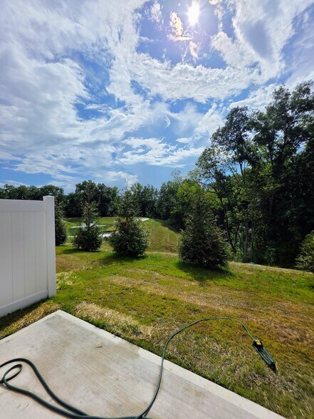 Building Photo - 7235 Grandway Dr