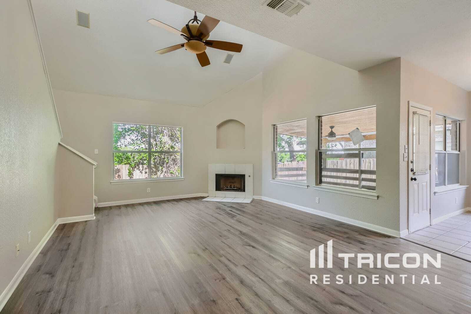 Building Photo - 12430 Canyon Ct