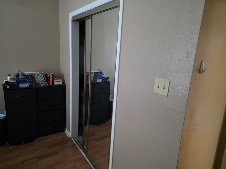 Building Photo - 2414 Longview St