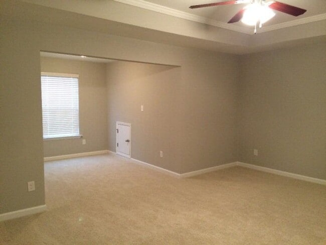 Building Photo - 327 Bella Rose Dr