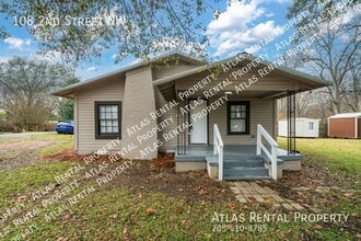 Building Photo - 108 2nd St NW