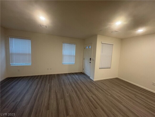 Building Photo - 9923 Florence Hills St