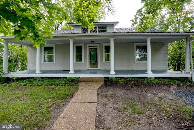 Building Photo - 422 Hainesport Lumberton Rd
