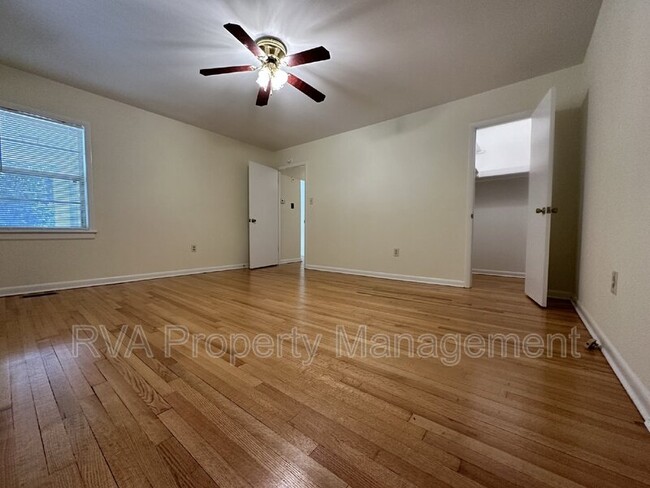Building Photo - 12070 Karen Dr
