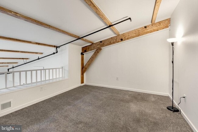 Building Photo - 303 Vine St