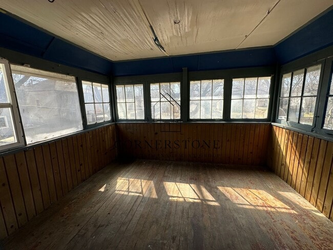 Building Photo - 1425 4th Ave N