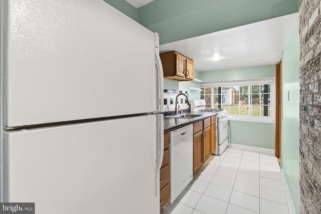 Building Photo - 9813 Cottrell Terrace