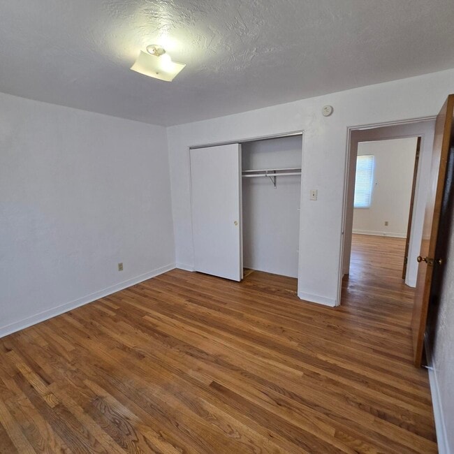 Building Photo - 205 Madison St NE