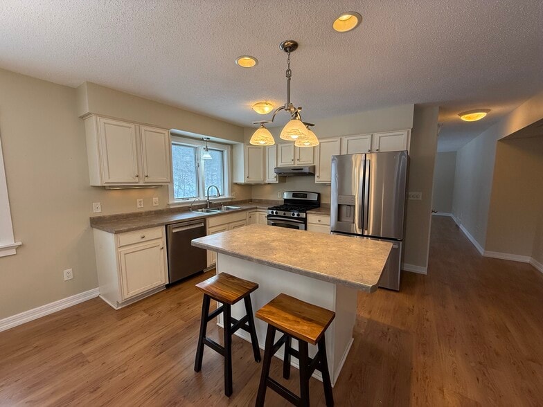 Building Photo - 5816 Eagle Ave