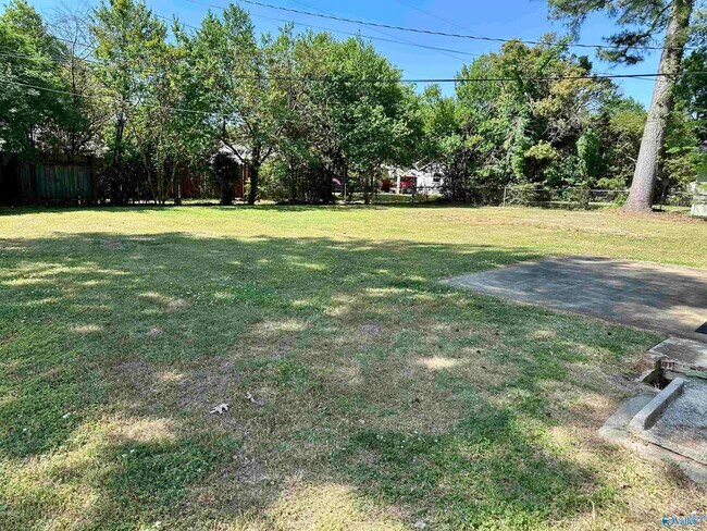 Building Photo - 213 Wingate Ave SW