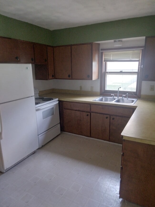 Building Photo - 816 2nd St