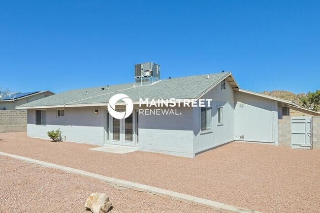 Building Photo - 3 Bedroom Pet-Friendly Home in TUCSON, AZ with Main Street Renewal