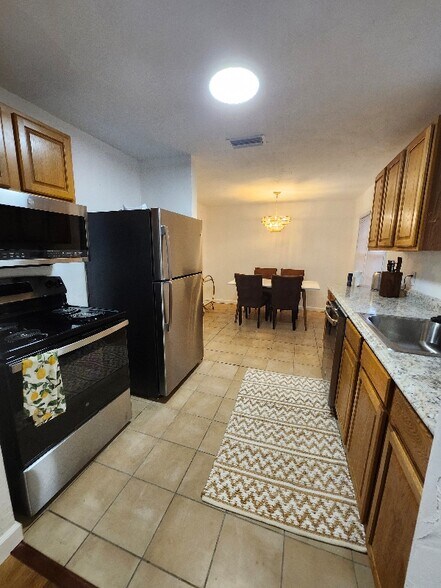 Building Photo - 1322 Hiawatha Ave