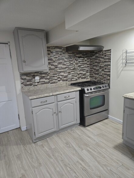 Building Photo - 1237 Mayflower Ave
