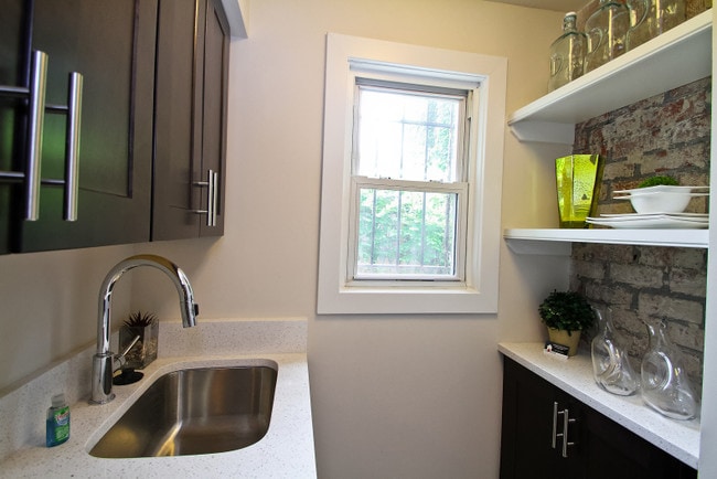 Building Photo - 469 Ridge St NW