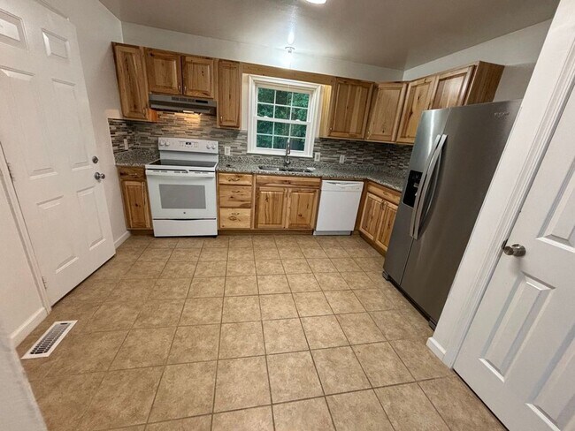 Building Photo - 163 Alva Cir