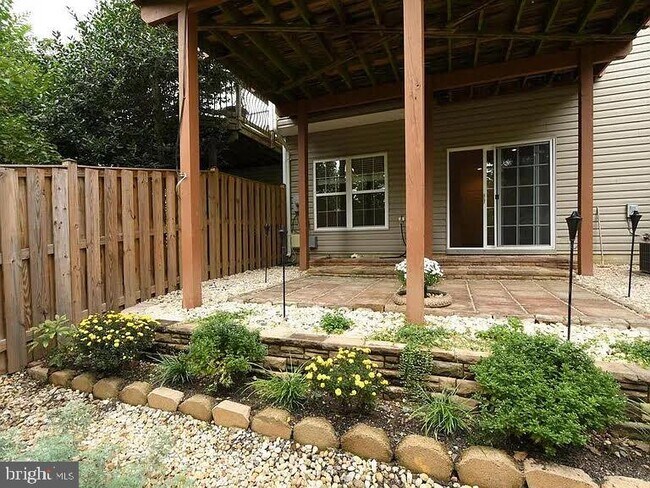 Building Photo - 43855 Chadwick Terrace