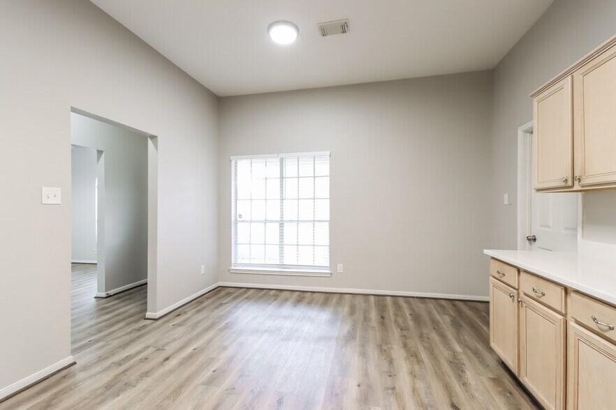 Building Photo - 3030 Killdeer Ln