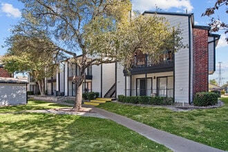 Building Photo - The Fielder