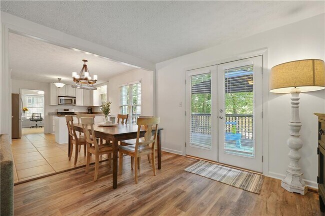 Building Photo - 3003 Maple Ln
