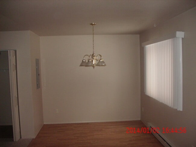 Building Photo - 1624 5th Ave E